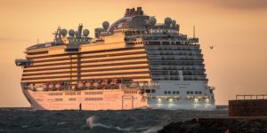 cruise-ship-3547180_640 cruise-ship-3547180_640