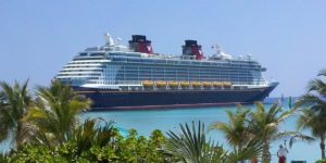 cruise-ship-615116_640 cruise-ship-615116_640